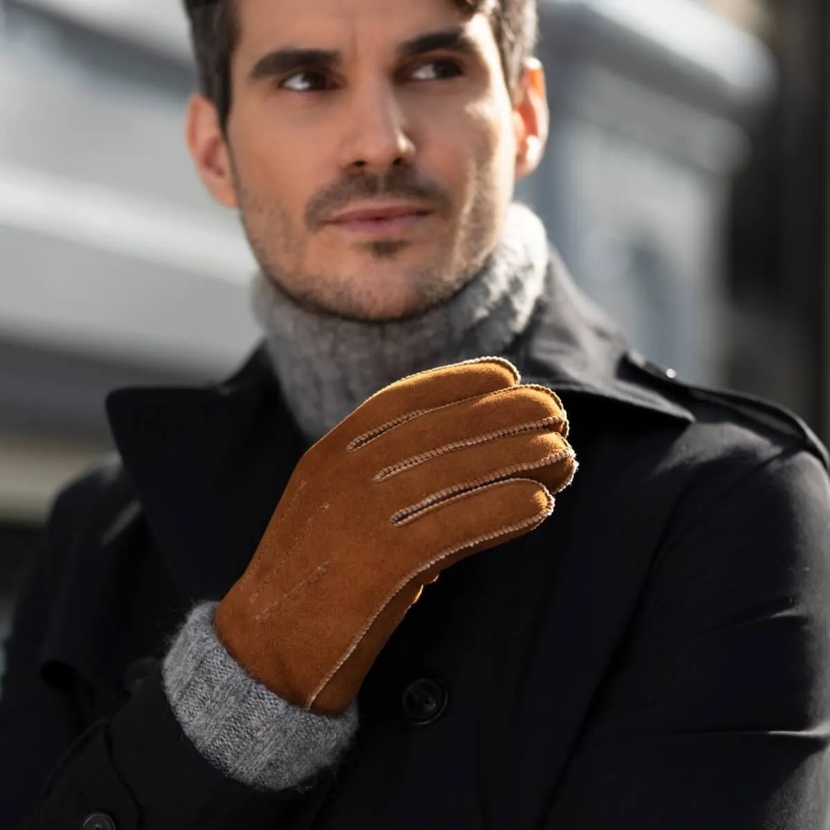 Clooney (camel) - suede leather gloves with luxurious sheep fur lining