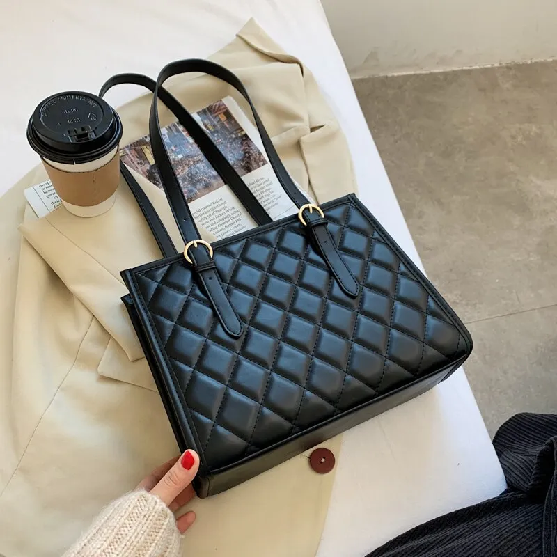 Luxury Brand Tote Bag 2021 Winter PU Leather Quilted Women's Designer Handbag Travel Shoulder Bag Travel Trending Hand Bag