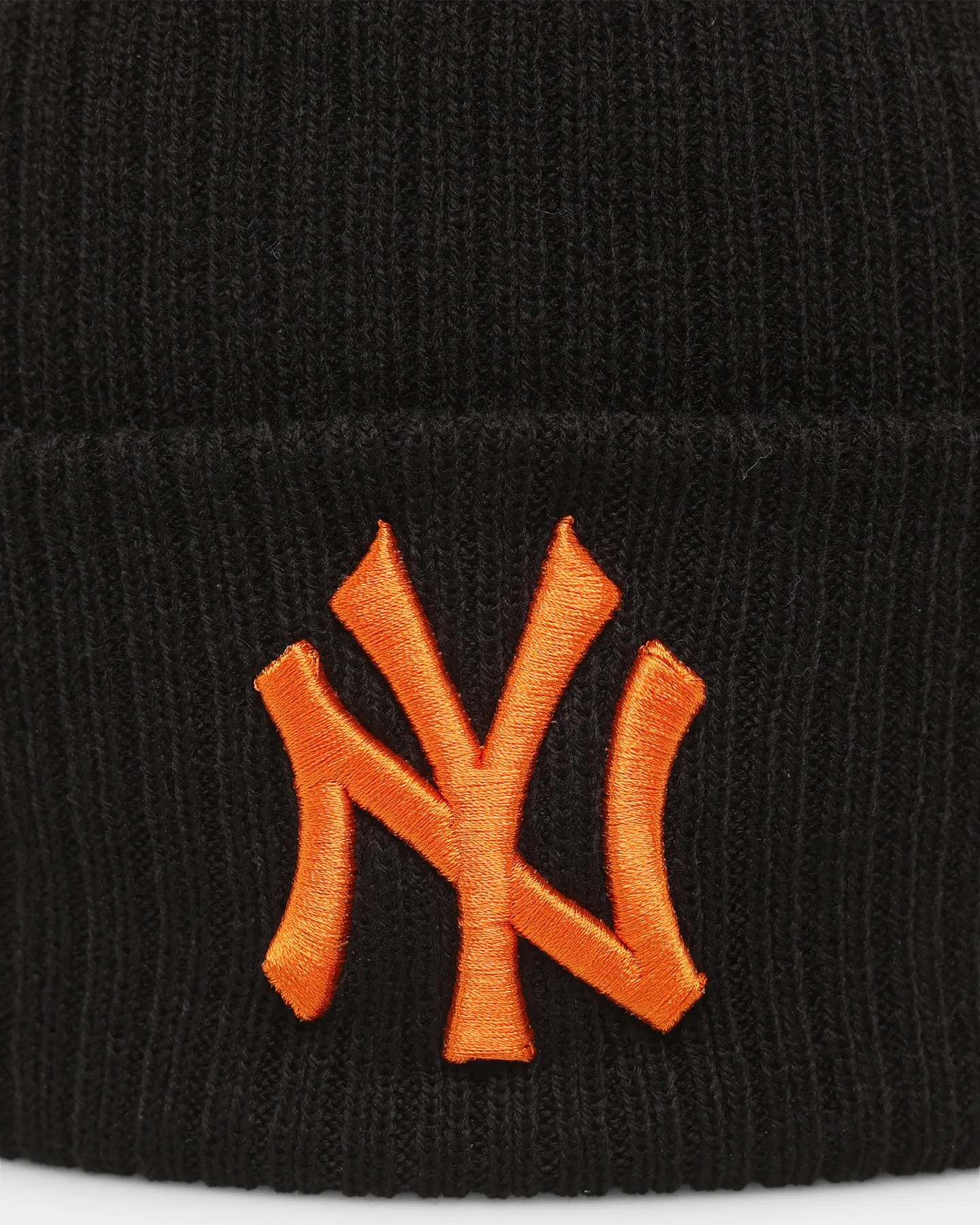 New Era New York Yankees Medium Knit Pom Pom Beanie Black/Orange