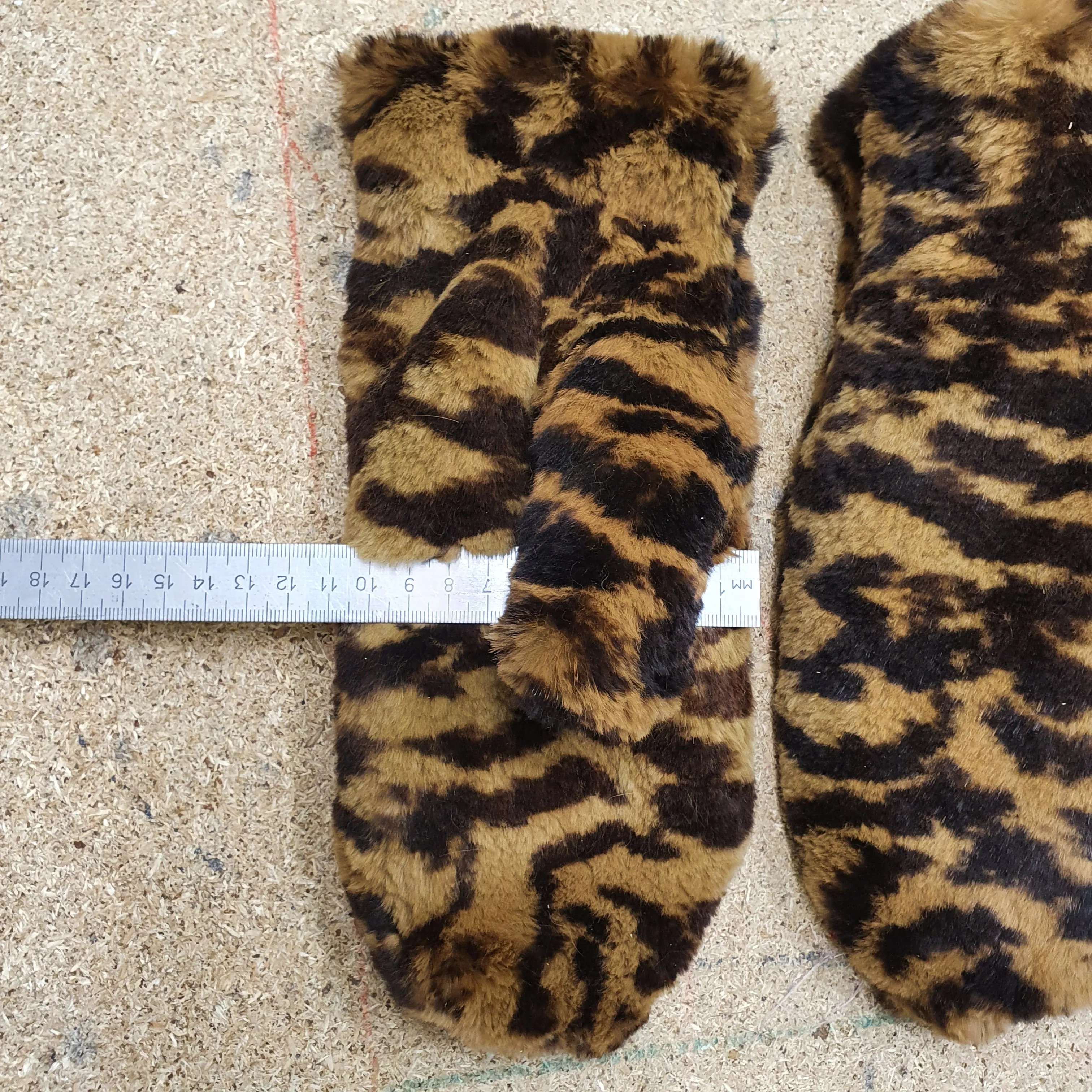 Rabbit fur mittens 5