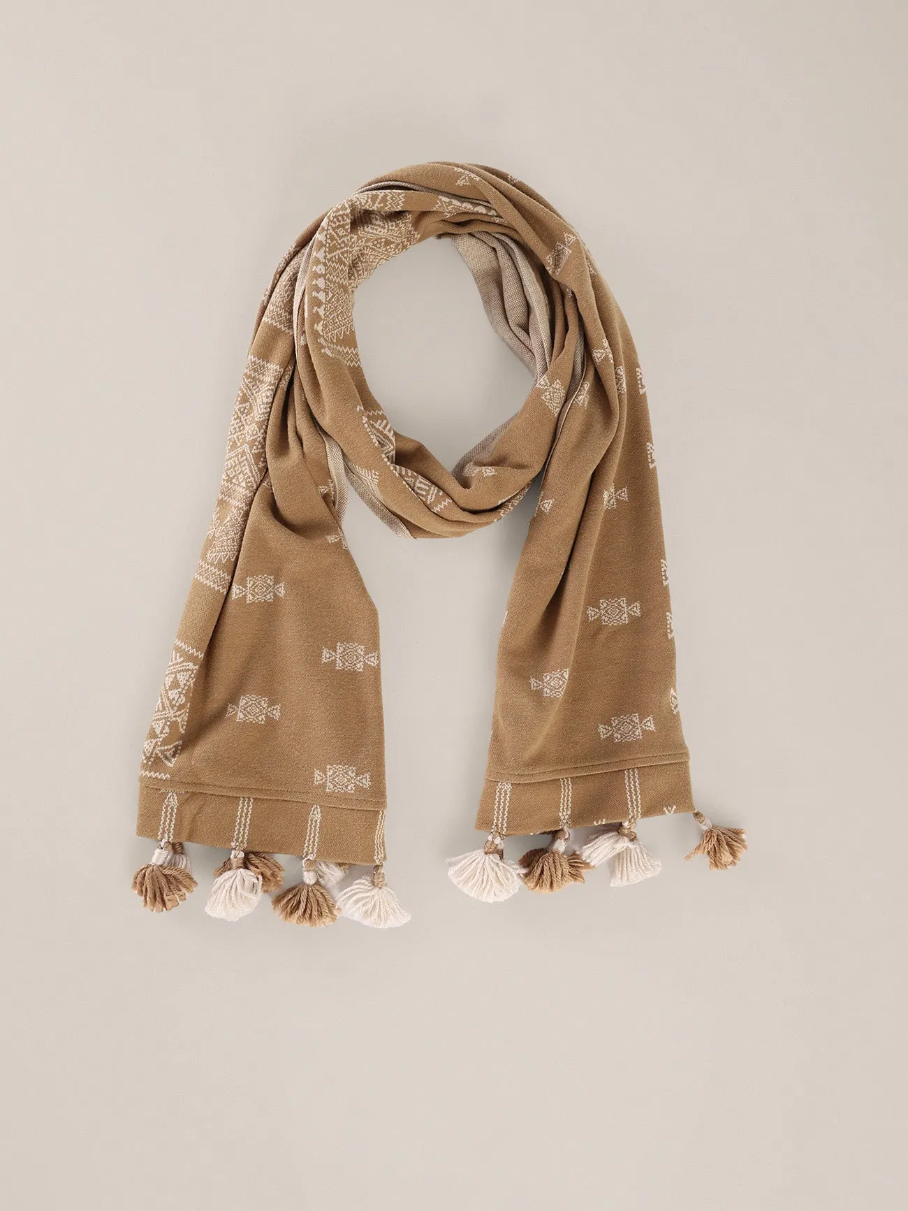 Scarf in patterned jacquard with tassels